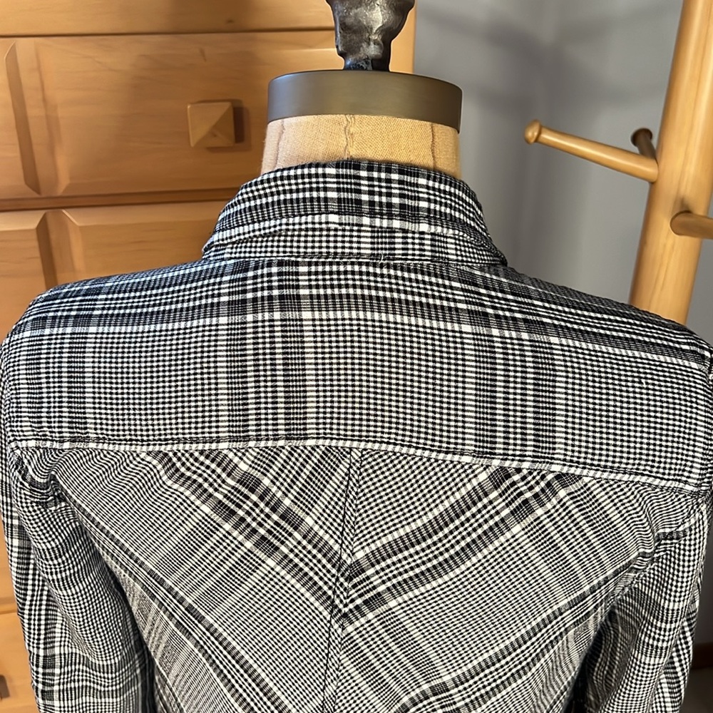 Euc Black/White Max Studio Size Medium Button Dow… - image 6